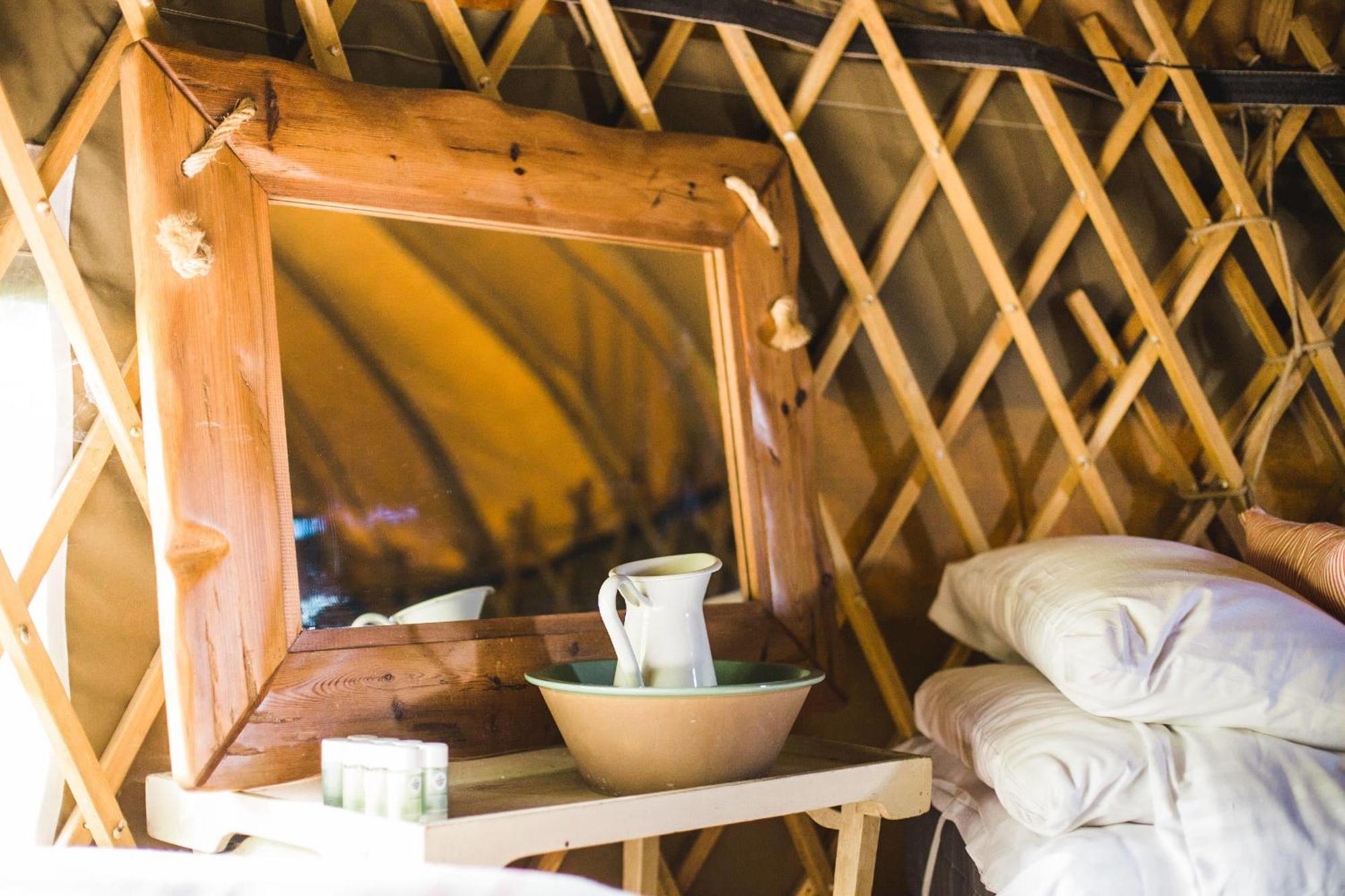 Rock Farm Slane - Glamping Hotel Bilik gambar