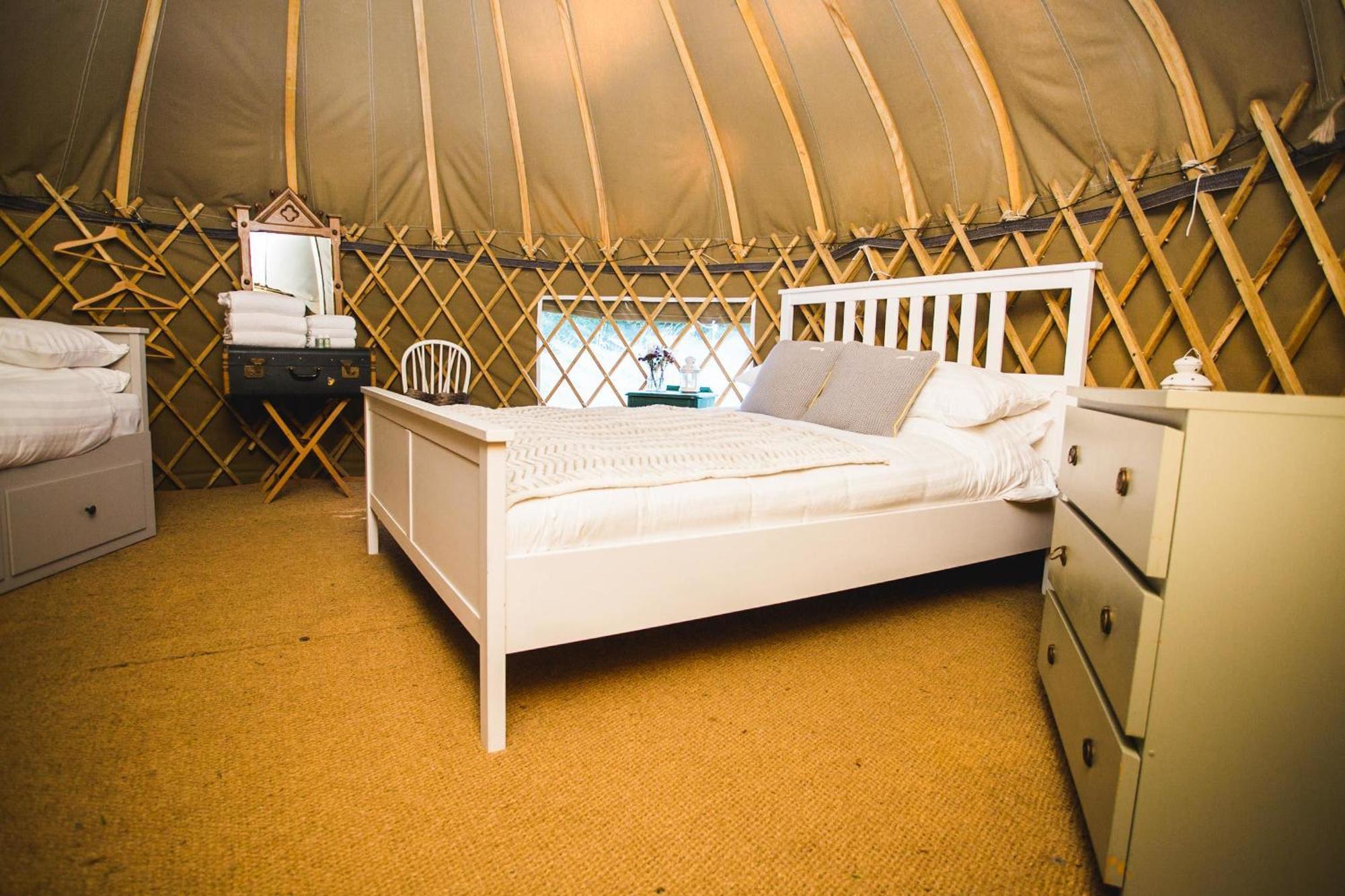 Rock Farm Slane - Glamping Hotel Bilik gambar