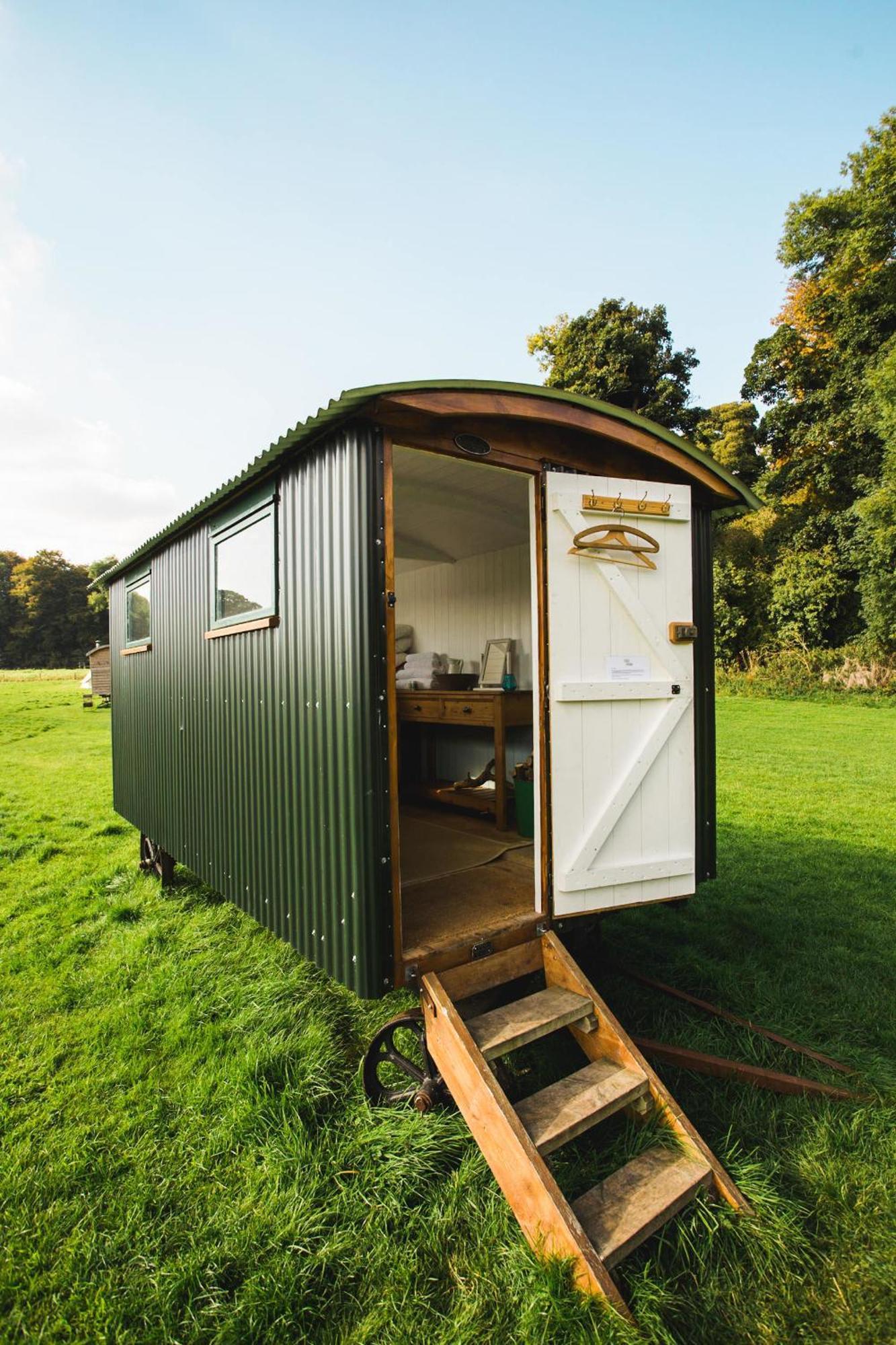 Rock Farm Slane - Glamping Hotel Bilik gambar